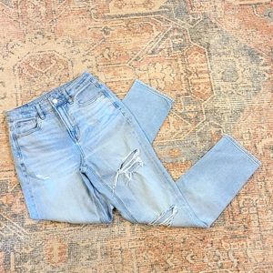 AMERICAN EAGLE MOM STRAIGHT JEANS size 0regular